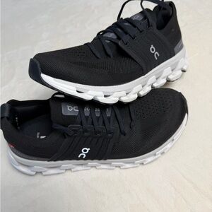 On Running Black and White Athletic Shoes size 9.5 W